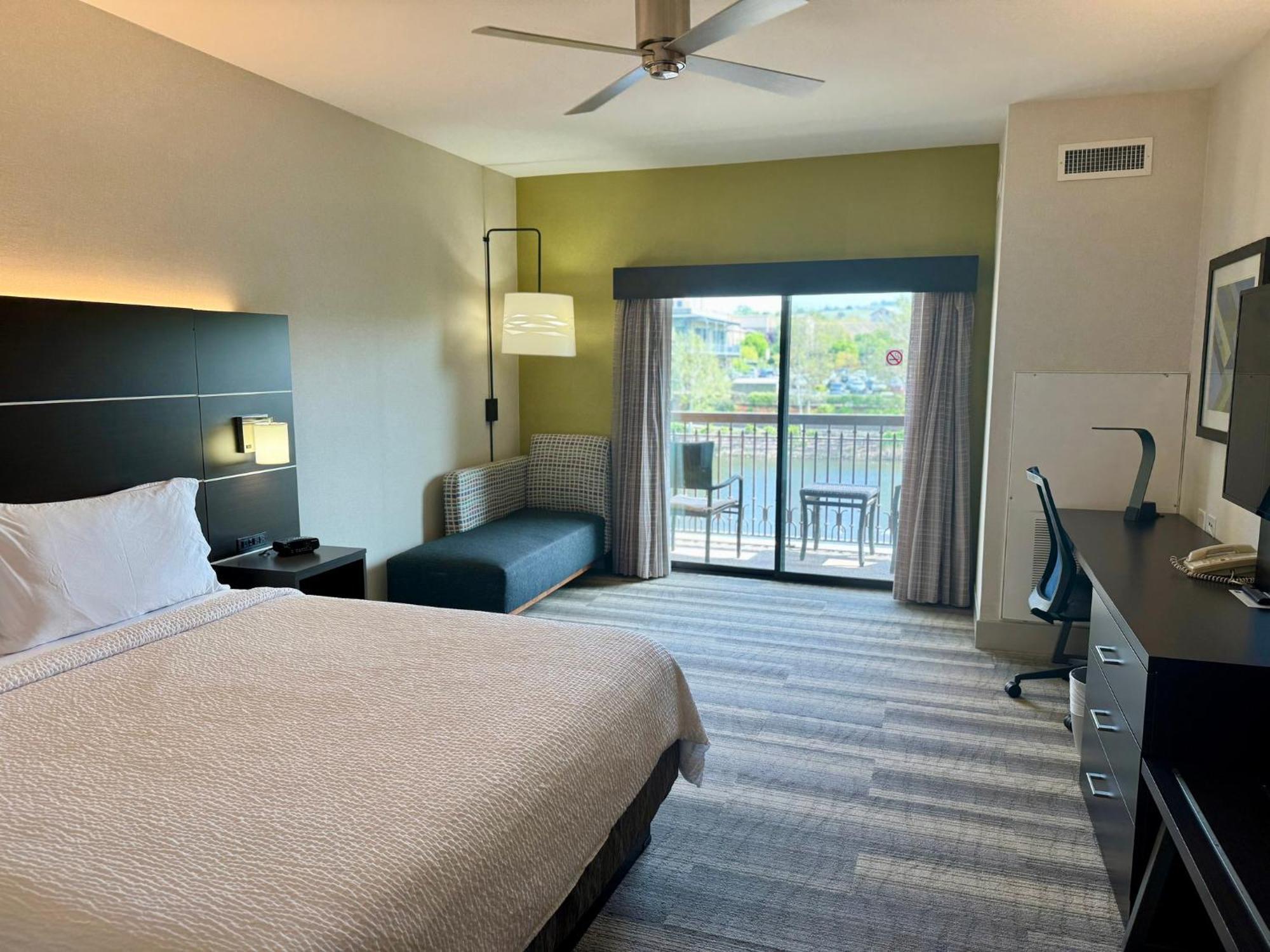 Holiday Inn Express Hotel & Suites El Dorado Hills By Ihg Exterior photo